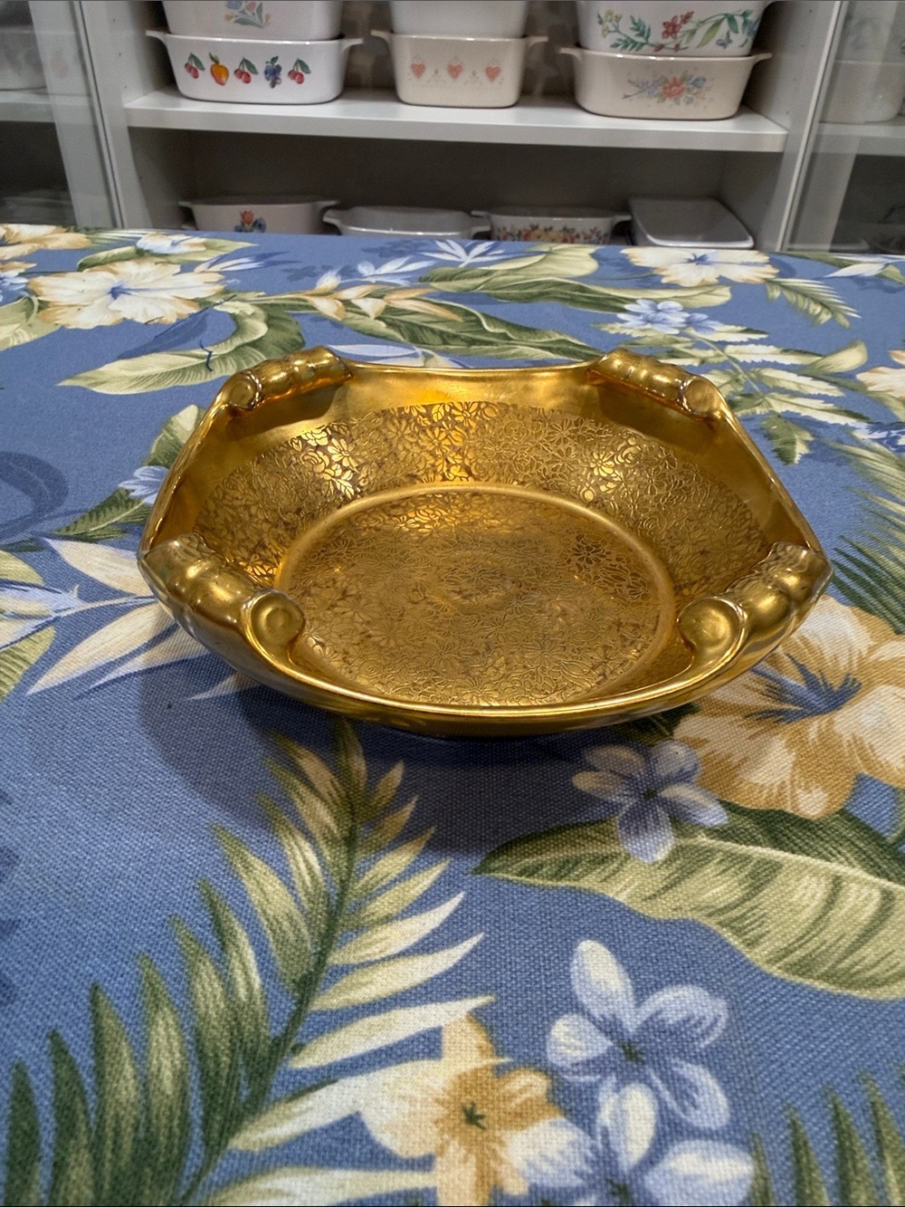 Gold Decorative Etched Serving Bowl - Elegant Accent